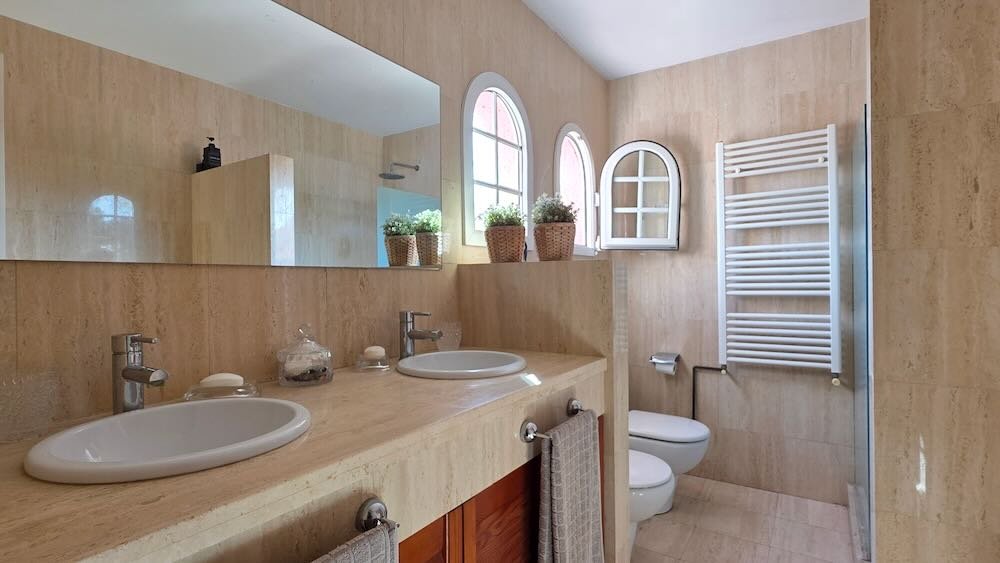 Property 2458 - Image 49